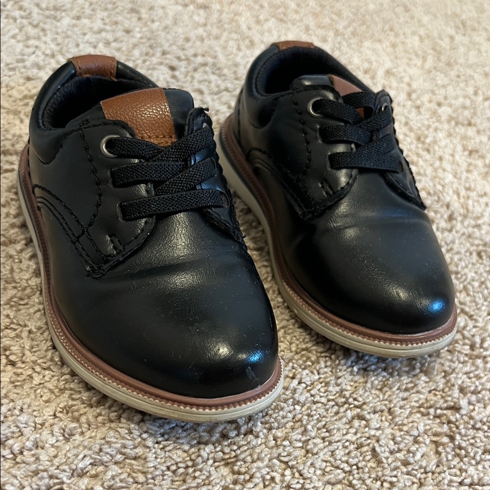 Black dress shoes